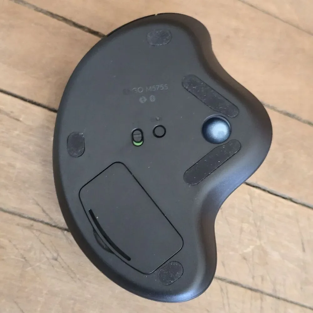 Logitech ERGO M575 Wireless Trackball Mouse Black With Dongle Recevier Tested
